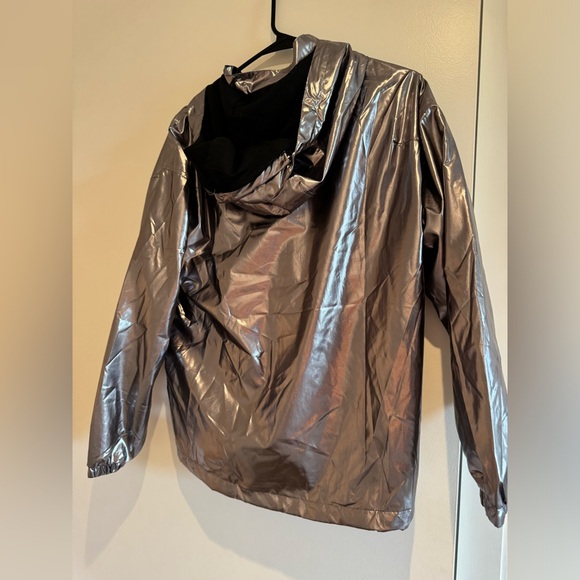 Forever 21 Wind breaker - Picture 2 of 3